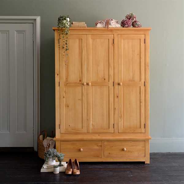 Oakley Pine Triple Wardrobe Cotswold Co Want Mattress